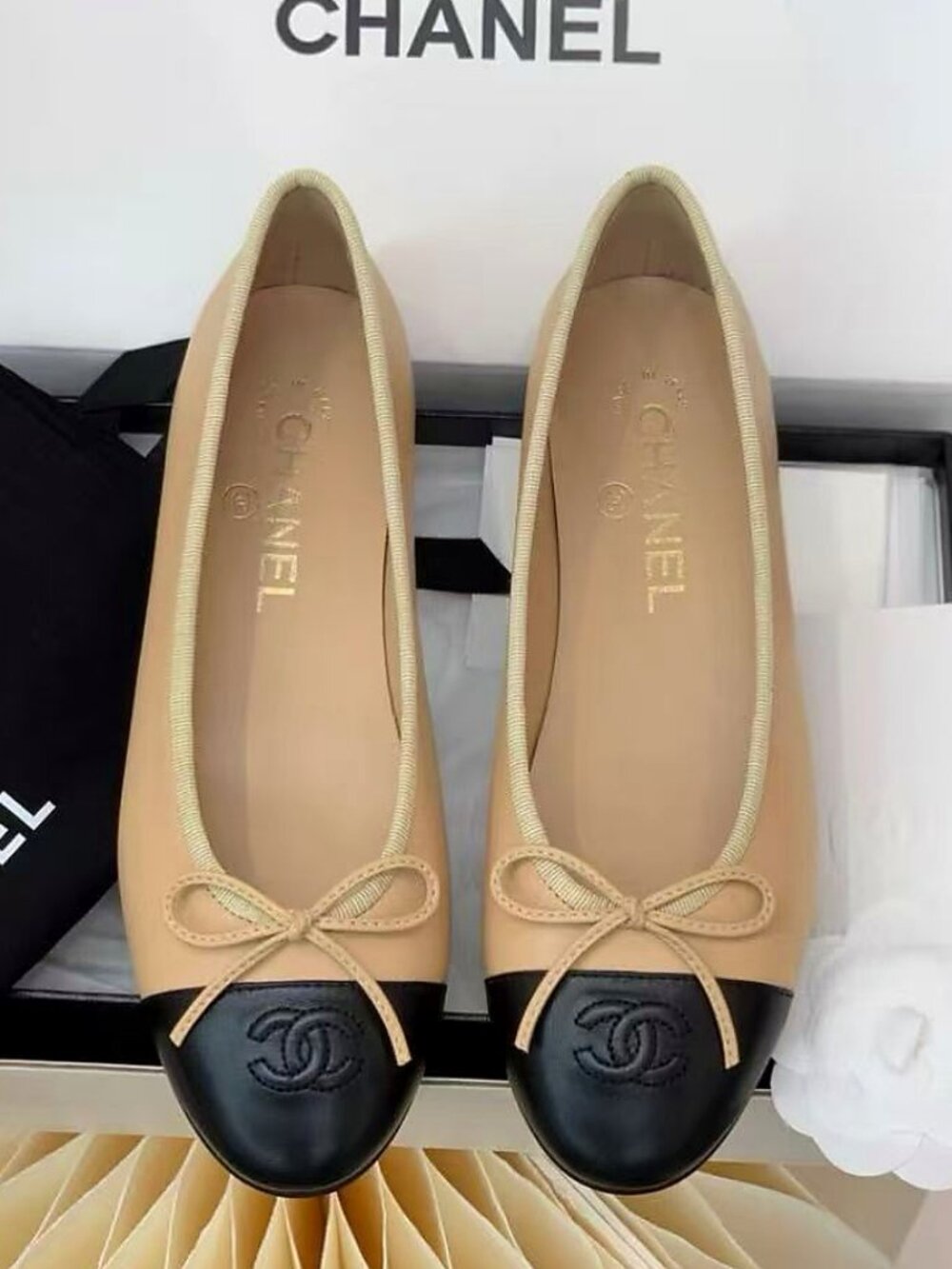 CHANEL Two-Tone Lambskin Bow CC Logo Ballet Flat Shoes